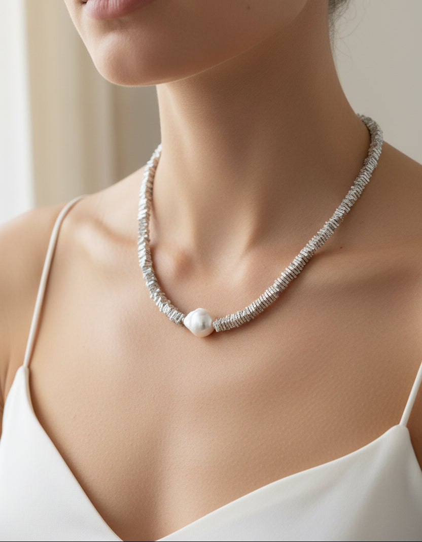 Luna Pearl Necklace