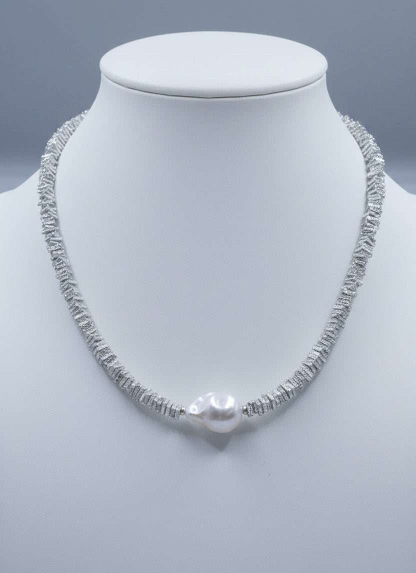 Luna Pearl Necklace