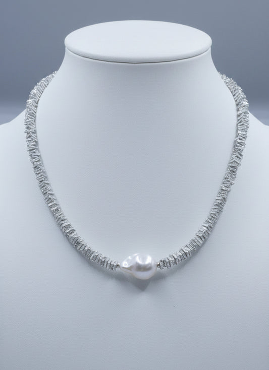 Luna Pearl Necklace