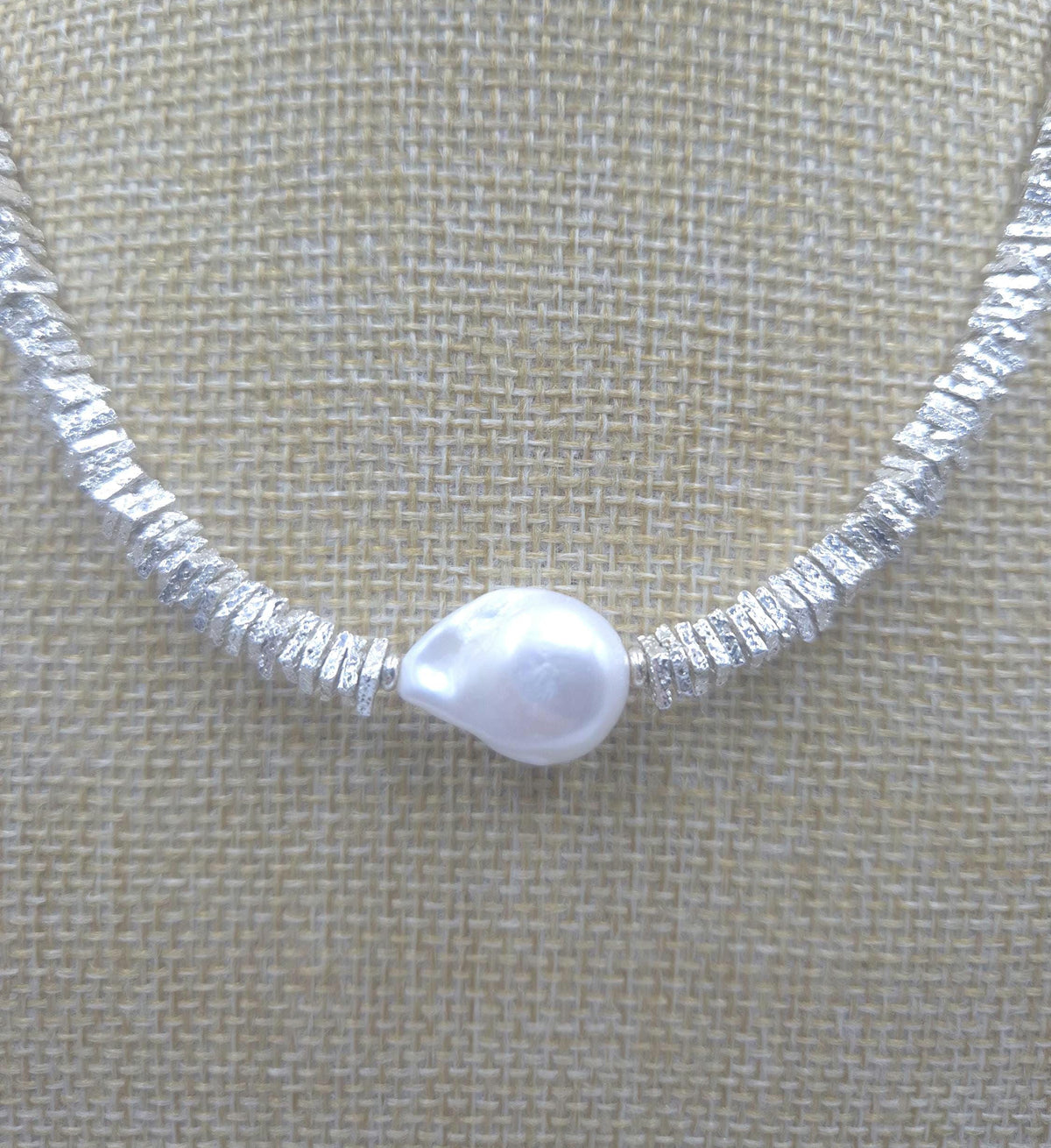 Luna Pearl Necklace