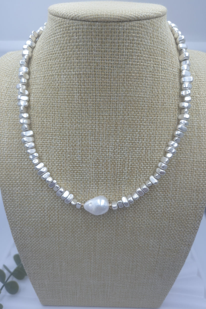 Bella Baroque Pearl Necklace