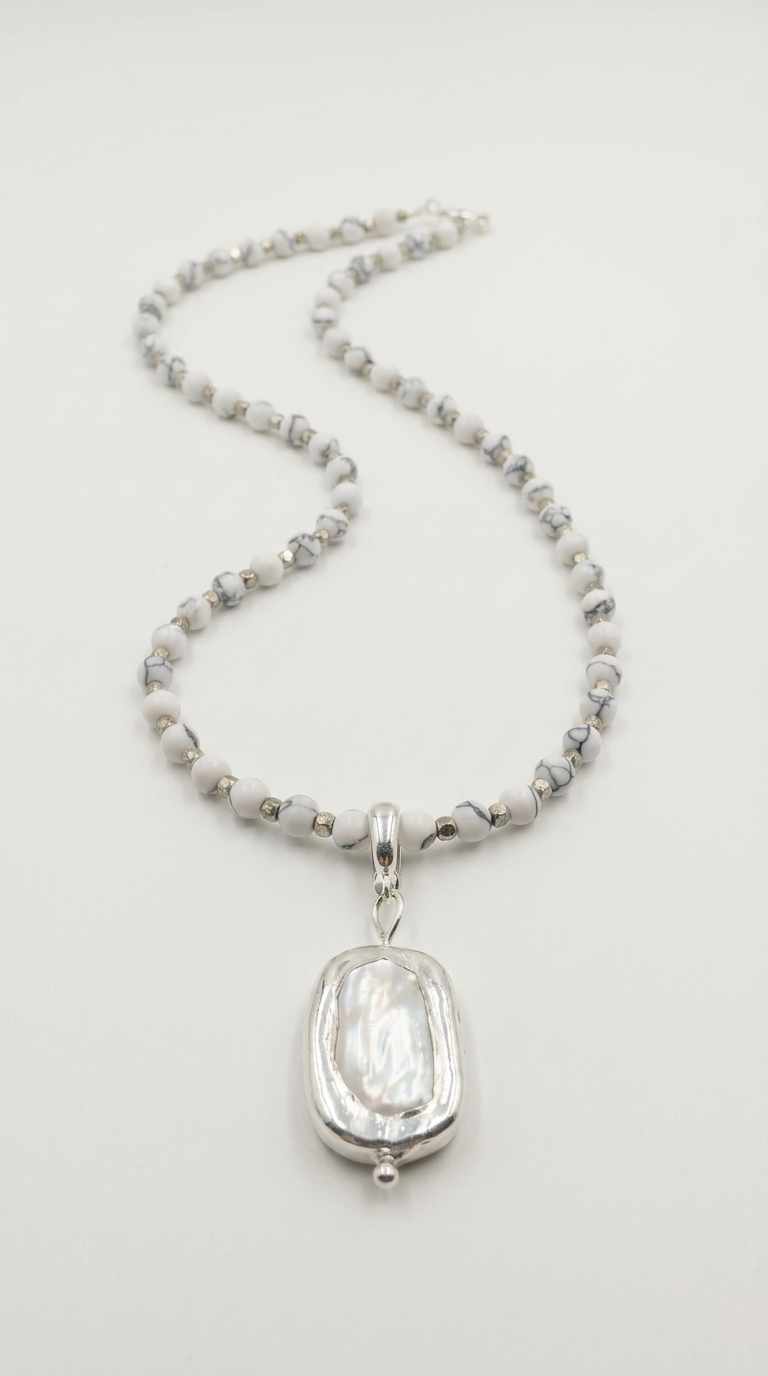 Howlite Pearl Necklace